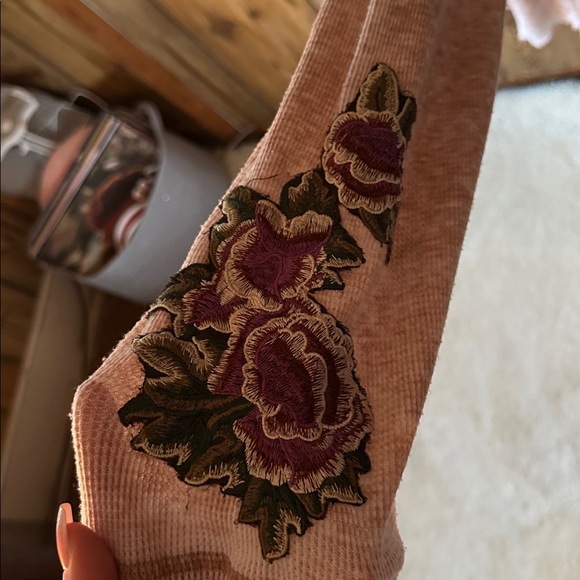 Soft Surroundings Beige V-Neck long sleeve - Picture 5 of 6